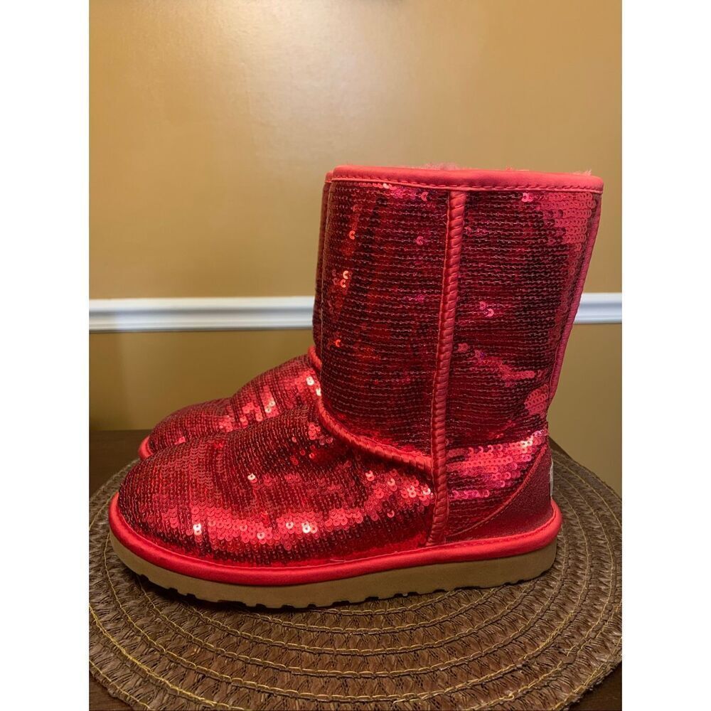UGG CLASSIC SPARKLE SEQUIN RED LIMITED HOLIDAY EDITION WOMEN SIZE 6 RARE 🔥 - Picture 3 of 10